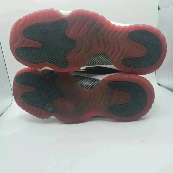 Nike Air Jordan 11 Retro Bred 2012 Playoffs 378038-010 sz 5.5Y Wmns 7 Black Red - Picture 6 of 7